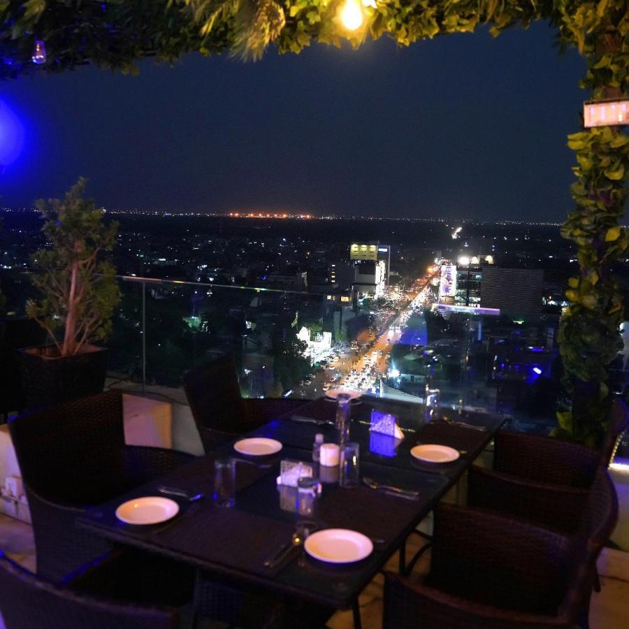 Indigo Heights Hotel & Suites Lahore Exterior photo